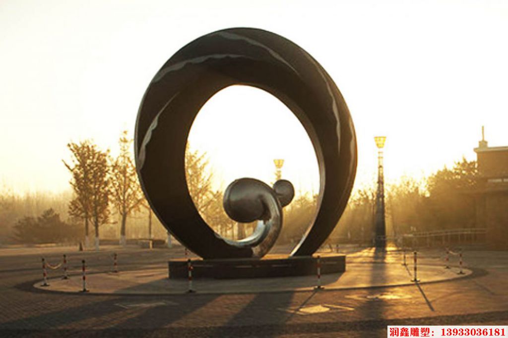 不銹鋼雕塑生產(chǎn)廠家，景觀雕塑供應(yīng)