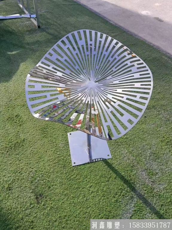 不銹鋼草坪擺件雕塑