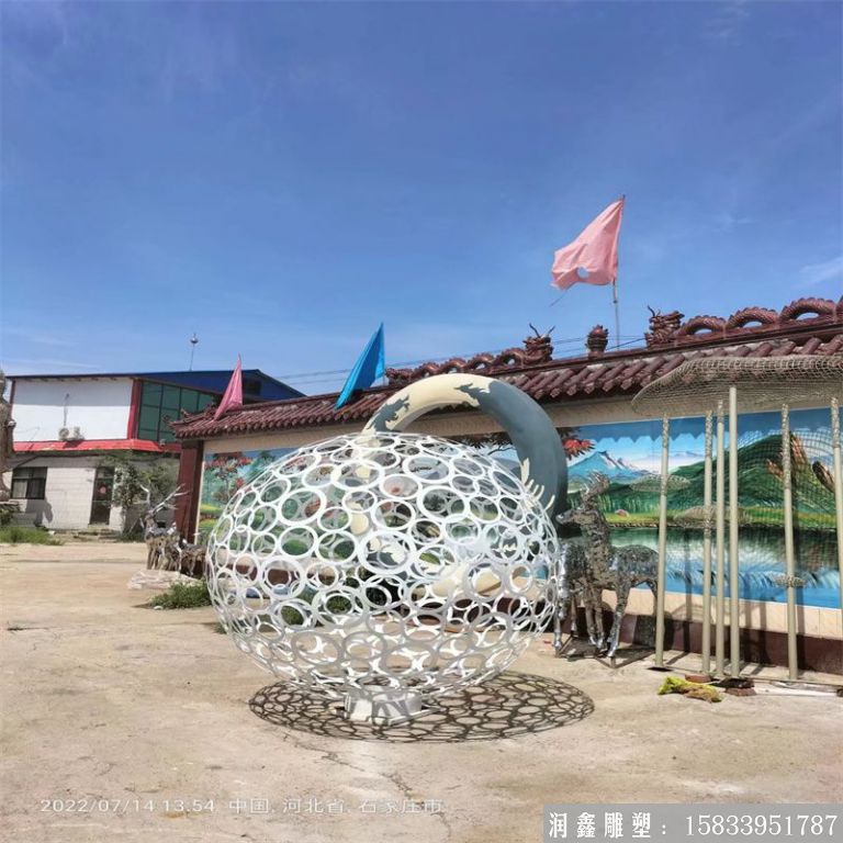 不銹鋼白色鏤空球噴漆工藝，單層工藝，厚度8mm