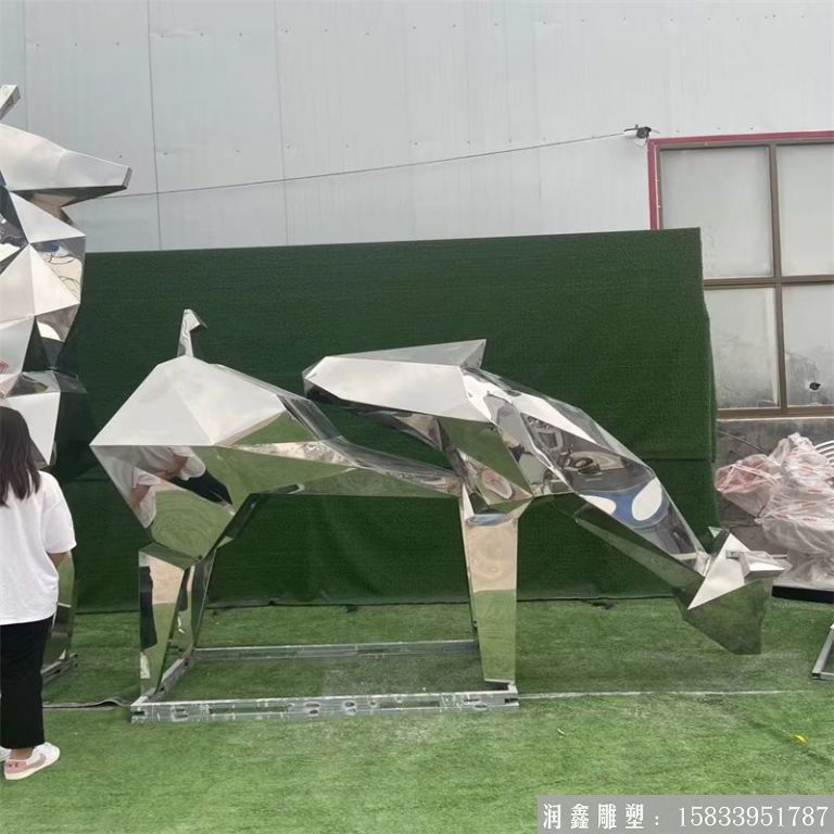 不銹鋼切面鹿雕塑，公園草坪鹿雕塑