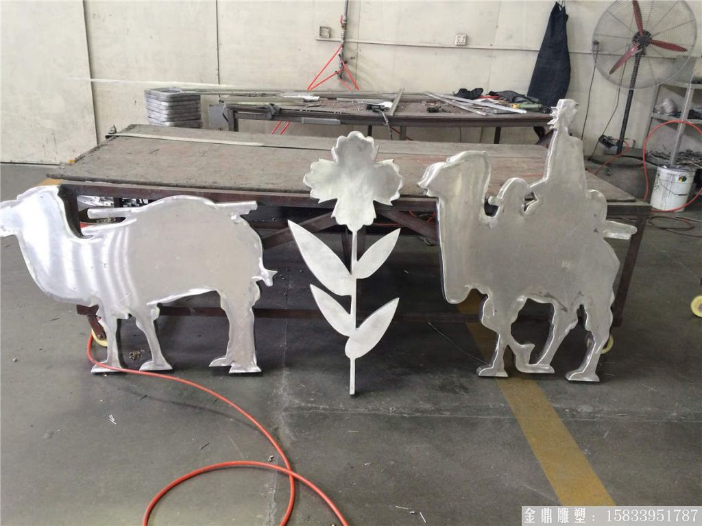 駱駝剪影雕塑 廠家來(lái)圖定制